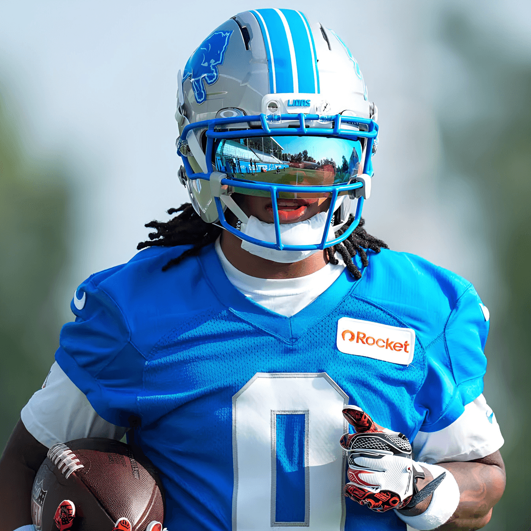 Jahmyr Gibbs in a Detroit Lions uniform at training camp