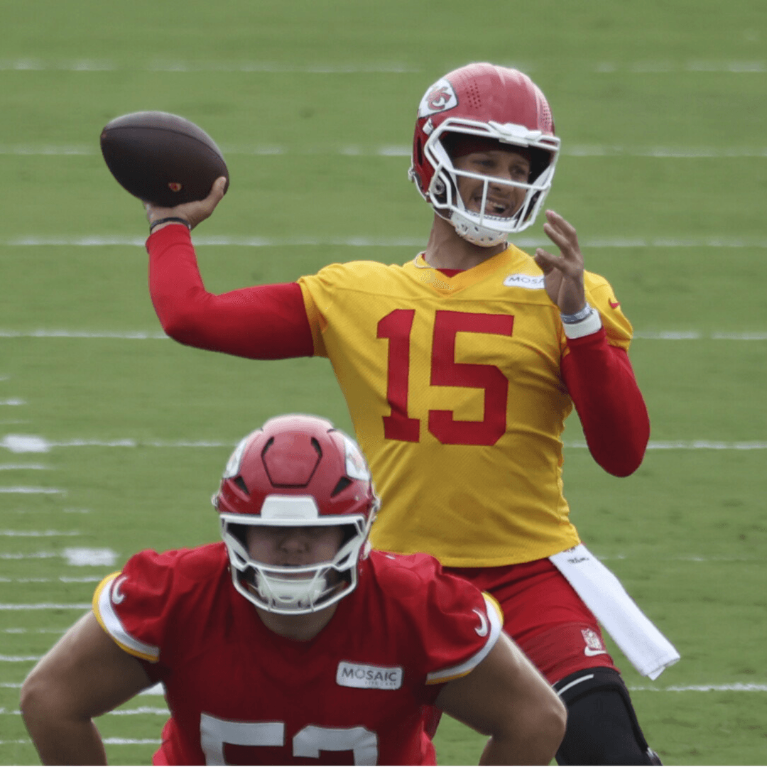 Patrick Mahomes throwing at Kansas City Chiefs training camp