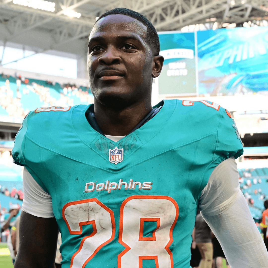 De’Von Achane in a Miami Dolphins uniform